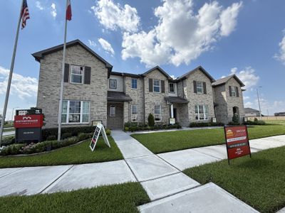 Sierra Vista Townhomes by HistoryMaker Homes in Rosharon - image 14