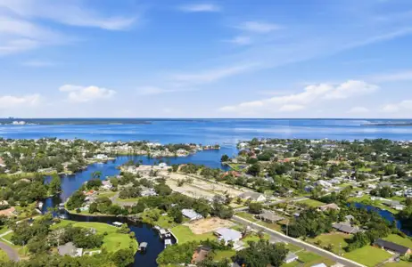 King’s Landing by Traton Homes in Panama City - image