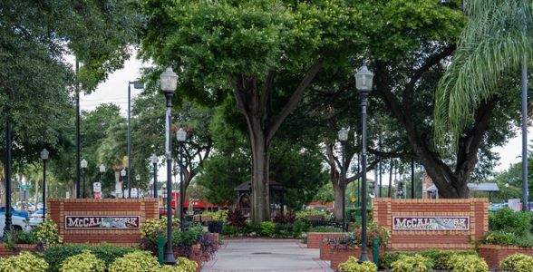 North Park Isle: The Estates by Lennar in Plant City - photo 17 17