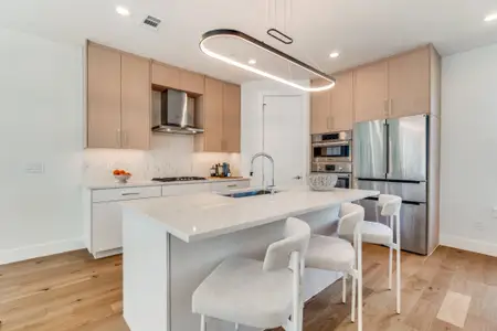 Clifton Court by Cobalt Homes in Addison - image 5