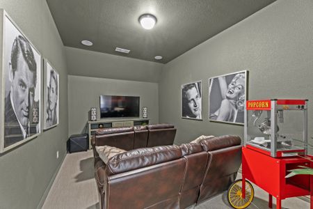 Pecan Square 100' 33