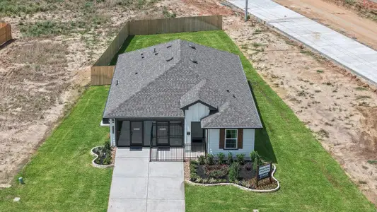 Wilkins Valley by D.R. Horton in Brenham - image