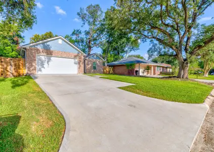 New construction Single-Family house 2011 Nottingham St, Pasadena, TX 77502 - image
