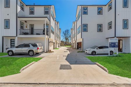 Charming community of homes nestled in Independence Heights!