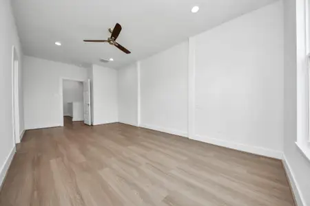 New construction Single-Family house 2216 Via Cami, Houston, TX 77051 - image 18