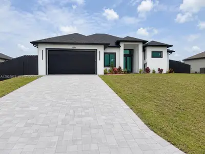 New construction Single-Family house 2201 Ne Juanita Pl, Cape Coral, FL 33909 - image