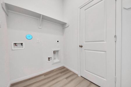 New construction Townhouse house 409 Legacy Point Dr, Unit B, Sealy, TX 77474 - image 10