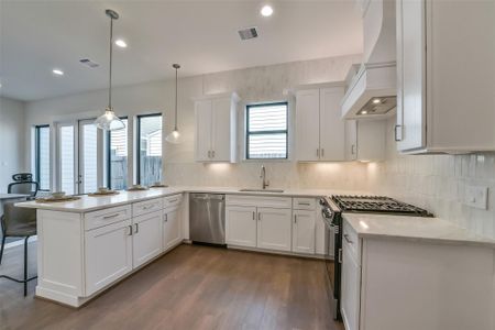 New construction Single-Family house 3516 Harvest Dance Dr, Houston, TX 77008 - image 11