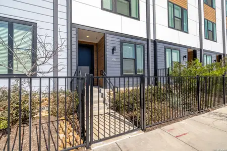 New construction Townhouse house 719 E Locust, Unit 4110, San Antonio, TX 78212 - image