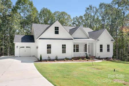 New construction Single-Family house 131 High Lake Dr, Statesville, NC 28677 - photo 0