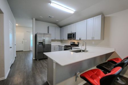 New construction Single-Family house 328 Cumberland Forest Dr, Magnolia, TX 77354 - image 6