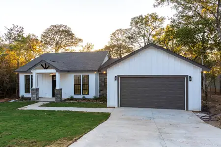 New construction Single-Family house 188 Heleakala Dr, Bastrop, TX 78602 null- photo 0