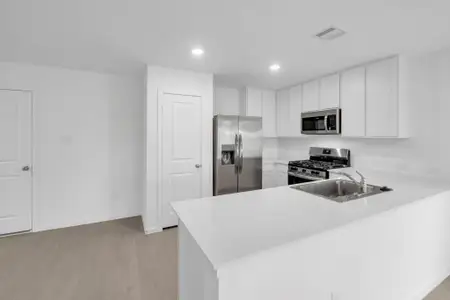 New construction Single-Family house 159 Sterling River Ln, Magnolia, TX 77354 plan RC Westbrook - image 5