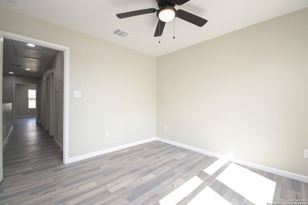 New construction Single-Family house 165 N San Felipe Ave, San Antonio, TX 78237 null- photo 25 25