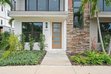 New construction Townhouse house 6371 1St Ave S, St. Petersburg, FL 33707 - image