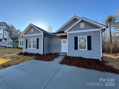 New construction Single-Family house 715 Queens Ct, Gastonia, NC 28052 null- photo 0 0