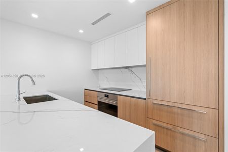 New construction Condo house 2411 Laguna Cir, Unit 1604, Miami, FL 33181 - image 12