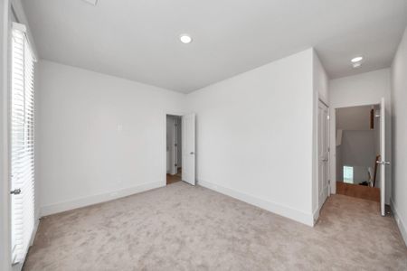 New construction Single-Family house 1053 Glenn Ave, Houston, TX 77088 - image 20