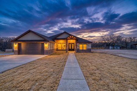 New construction Single-Family house 239 Country Club Ln, Uvalde, TX 78801 - image