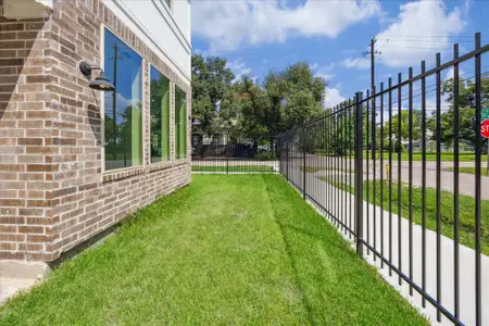 New construction Single-Family house 1605 Roy St, Houston, TX 77007 - image