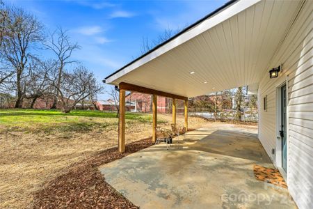 New construction Single-Family house 807 N Whitted St, Hendersonville, NC 28791 - image