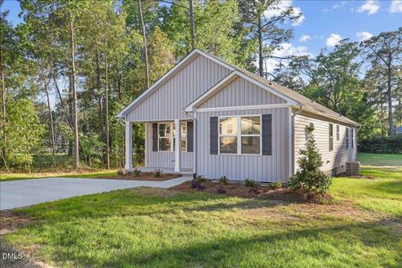 New construction Single-Family house 303 N West St, Roseboro, NC 28382 - image
