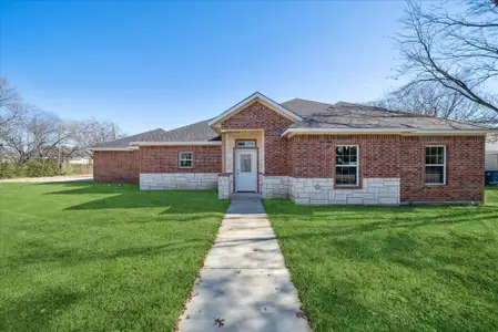 New construction Single-Family house 203 S Wilson St, Kaufman, TX 75142 - photo 0