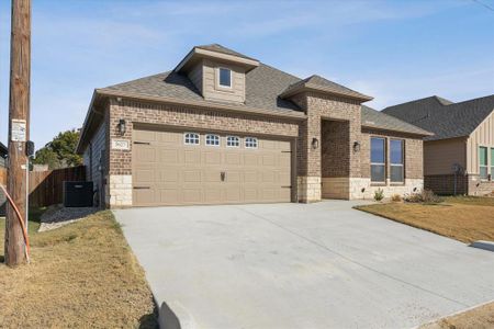 New construction Single-Family house 5627 Barkridge Dr, Granbury, TX 76048 - image