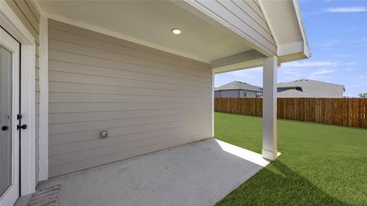 New construction Single-Family house 1625 Edgeway Dr, Aubrey, TX 76227 Rayburn II W- photo 4 4