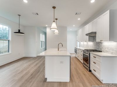 New construction Single-Family house 414 Alexander Ave, New Braunfels, TX 78130 null- photo 2 2