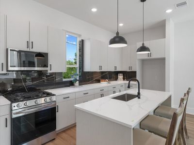New construction Single-Family house 4710 Thornton Villas Ln, Houston, TX 77018 - image 15