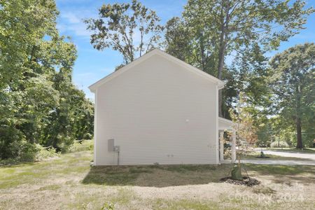 New construction Single-Family house 7226 Linda Lake Drive, Charlotte, NC 28215 - photo 19 19