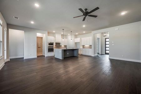 New construction Single-Family house 4021 Lagos Dr, Midlothian, TX 76065 plan The Quartz - image 20