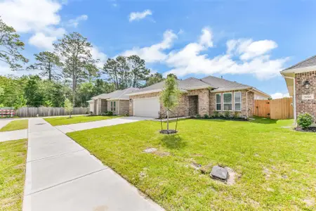 New construction Single-Family house 3014 King Oaks St, Baytown, TX 77251 - image