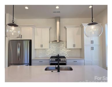 New construction Townhouse house 3922 Sarah Dr, Charlotte, NC 28208 - image 7