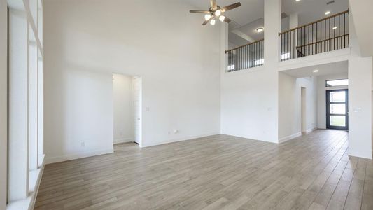 New construction Single-Family house 212 Crownbeard St, Georgetown, TX 78633 Design 3400W- photo 2 2