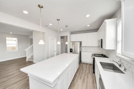 New construction Single-Family house 219 Orchard Laurel Dr, Alvin, TX 77511 plan Walker - image 12