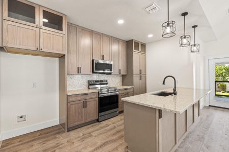 New construction Single-Family house 1012 Creswell Ln, Kerrville, TX 78028 - image 7