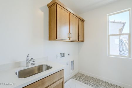 New construction Single-Family house 21268 W Mariposa St, Buckeye, AZ 85396 - image 18