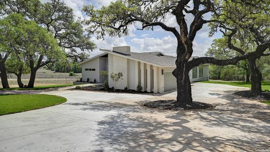 New construction Single-Family house 234 Laughing Dog, Boerne, TX 78006 plan 3850A - image