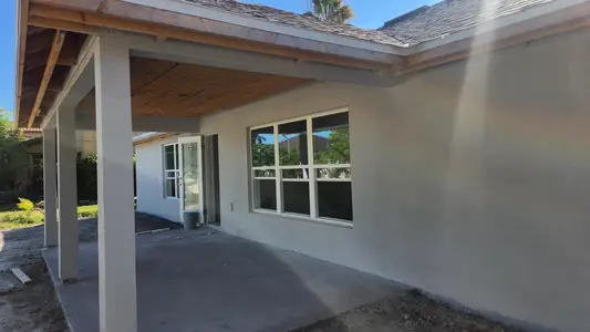 New construction Single-Family house 2049 Sw Bayshore Blvd, Port St. Lucie, FL 34984 plan 1540 - image