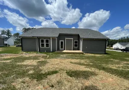 New construction Single-Family house 158 Sourgum Ct, Zebulon, NC 27597 - image