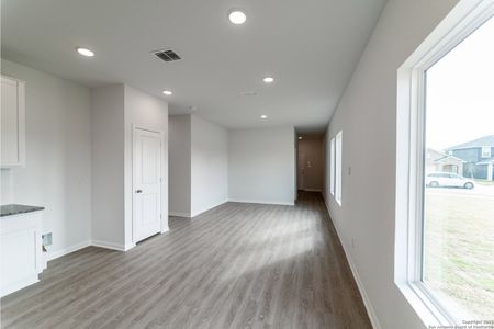 New construction Single-Family house 6609 Cibolo Spgs, Converse, TX 78109 plan Oak - image 8