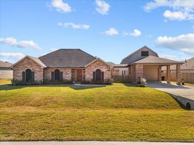 New construction Single-Family house 2111 Gilbert Rd, Dickinson, TX 77539 - image