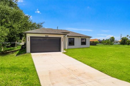 New construction Single-Family house 2035 Ne 9Th Ave, Cape Coral, FL 33909 - image