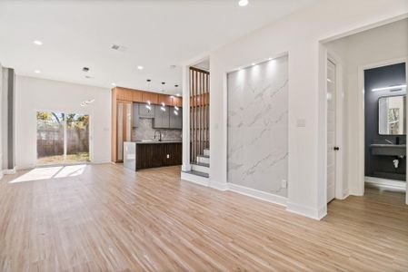 New construction Single-Family house 8046 Chateau St, Houston, TX 77028 - image 15