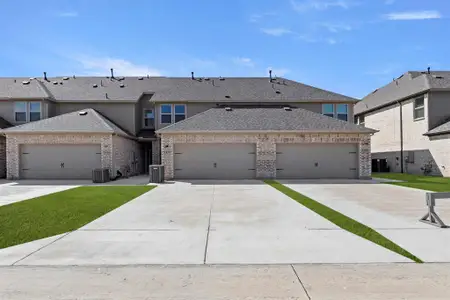 New construction Townhouse house 5418 Runnel Rd, Royse City, TX 75189 - image