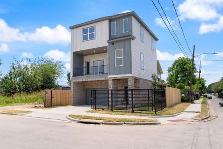 New construction Single-Family house 3219 Fontinot St, Houston, TX 77026 - image