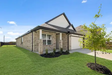New construction Single-Family house 144 Toftrees Dr, Cleburne, TX 76033 - image