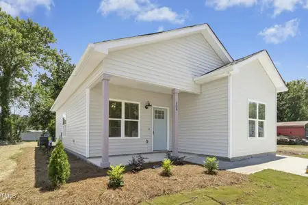 New construction Single-Family house 208 N Sellers St, Selma, NC 27576 - image